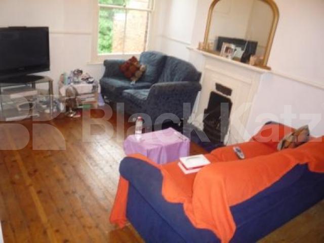 			LET!, 1 Bedroom, 1 bath, 1 reception Flat			 Rathcoole Gardens, CROUCH END