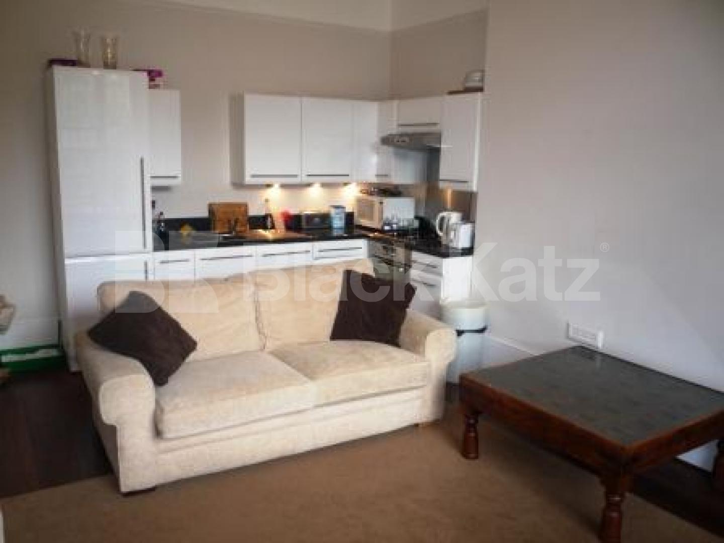 			LET!, 3 Bedroom, 1 bath, 1 reception Flat			 Haringey Park, CROUCH END