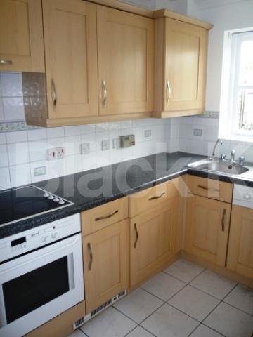 			LET!, 3 Bedroom, 1 bath, 1 reception House			 Osier Crescent, MUSWELL HILL N10