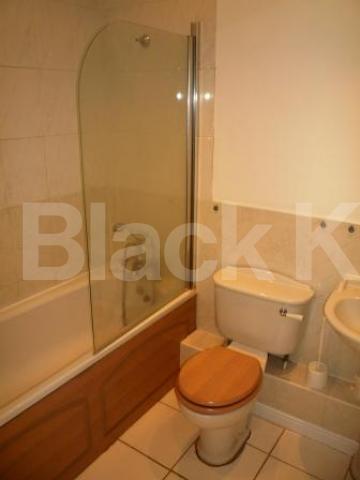 			LET!, 3 Bedroom, 1 bath, 1 reception House			 Osier Crescent, MUSWELL HILL N10