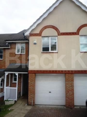 			LET!, 3 Bedroom, 1 bath, 1 reception House			 Osier Crescent, MUSWELL HILL N10