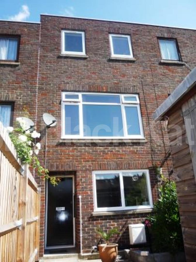 			4 Bedroom, 1 bath, 1 reception House			 Minster Walk, CROUCH END