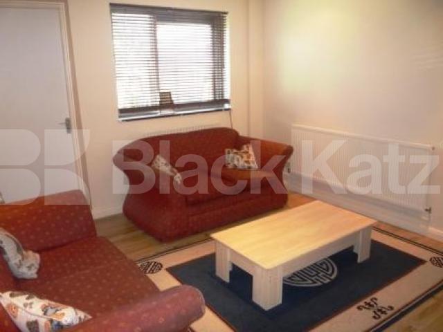 			4 Bedroom, 1 bath, 1 reception House			 Minster Walk, CROUCH END