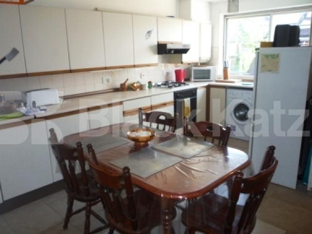 			4 Bedroom, 1 bath, 1 reception House			 Minster Walk, CROUCH END