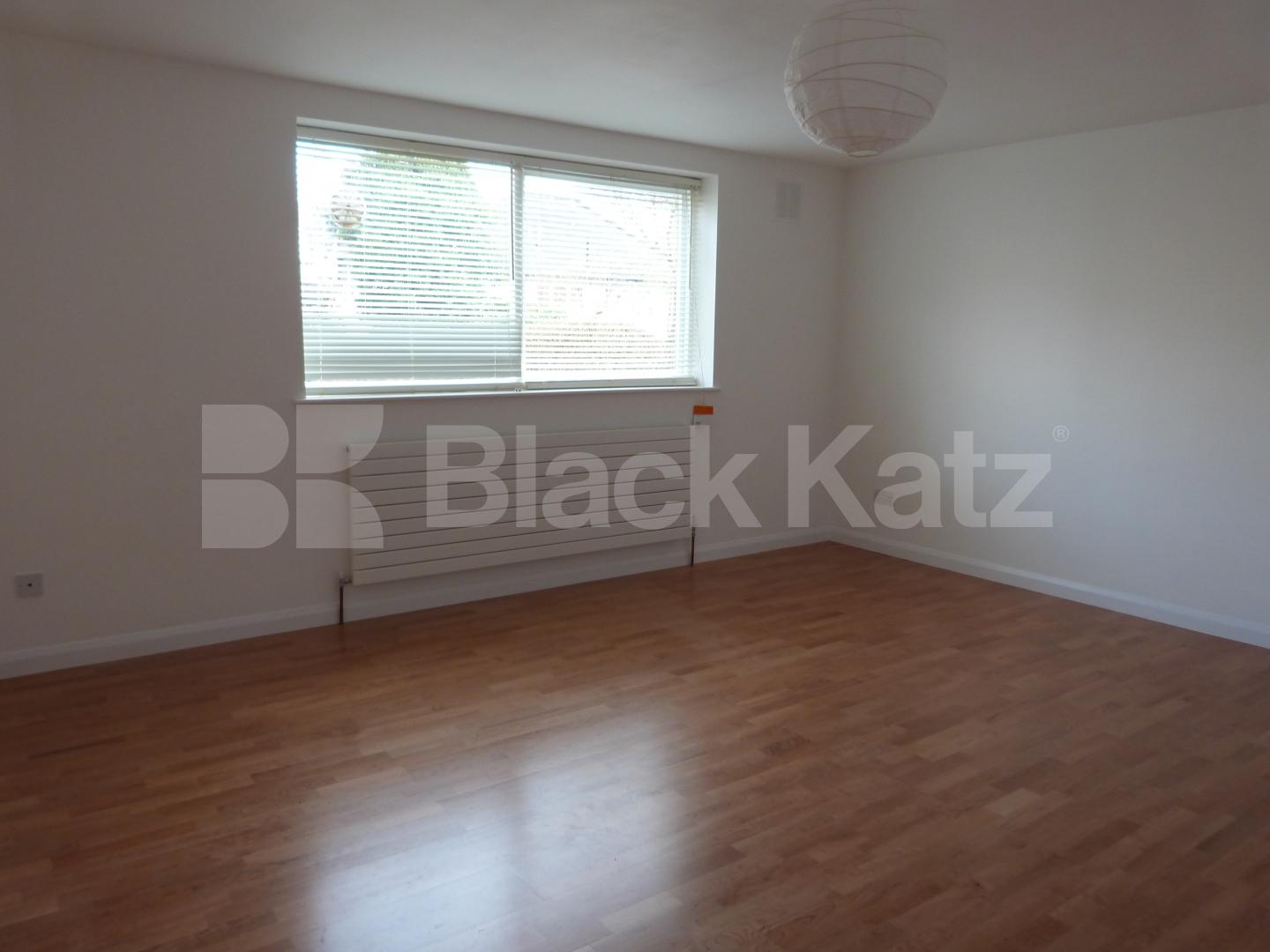 			Newly refurbished to a very high standard, 2 Bedroom, 1 bath, 1 reception Flat			 Waverley Road, Crouch End