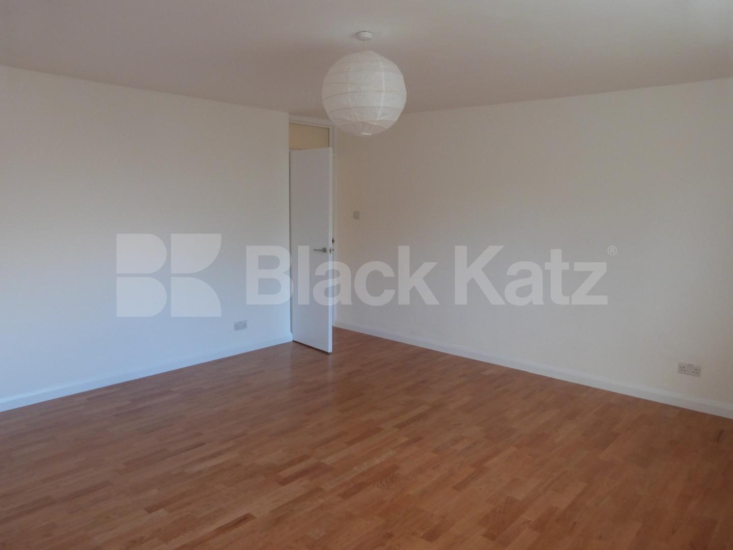 			Newly refurbished to a very high standard, 2 Bedroom, 1 bath, 1 reception Flat			 Waverley Road, Crouch End