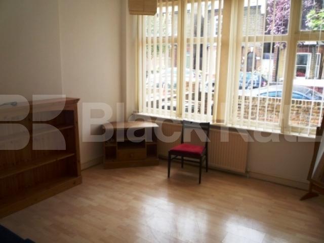 			LET, 2 Bedroom, 1 bath, 1 reception Flat			 Wetherill Road, MUSWELL HILL