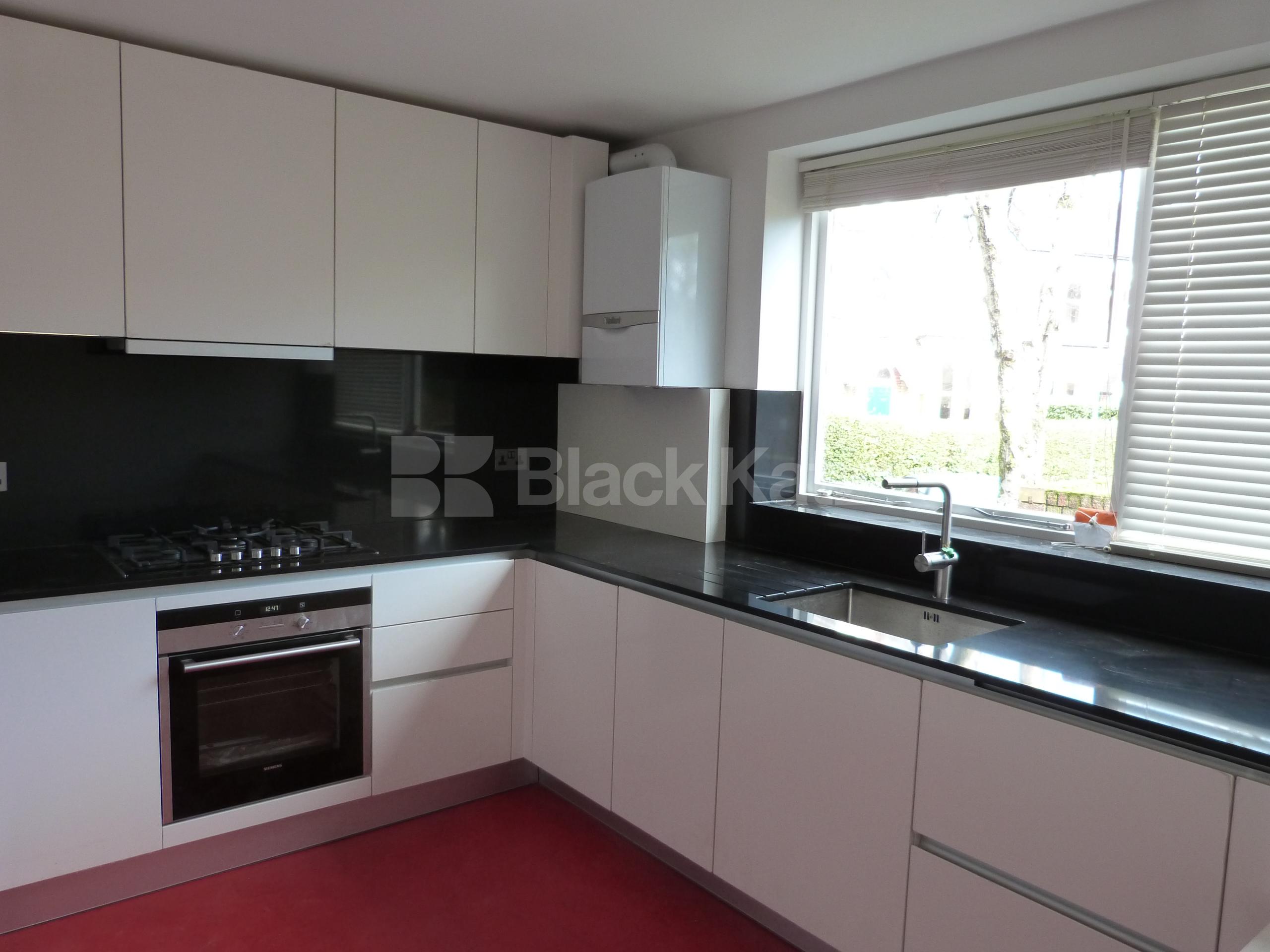 			Newly refurbished to a very high standard, 2 Bedroom, 1 bath, 1 reception Flat			 Waverley Road, Crouch End N8