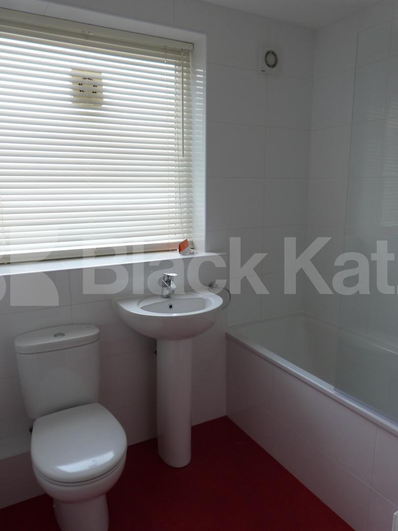 			Newly refurbished to a very high standard, 2 Bedroom, 1 bath, 1 reception Flat			 Waverley Road, Crouch End