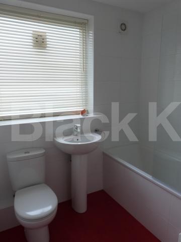 			Newly refurbished to a very high standard, 2 Bedroom, 1 bath, 1 reception Flat			 Waverley Road, Crouch End