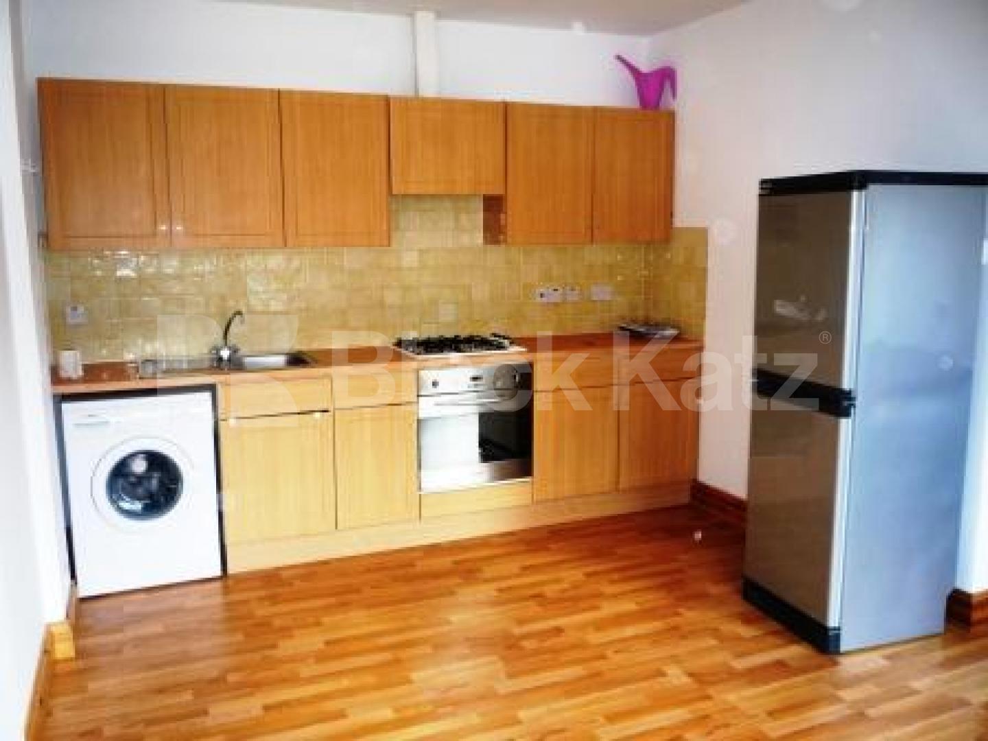 			LET, 2 Bedroom, 1 bath, 1 reception Flat			 Wetherill Road, MUSWELL HILL