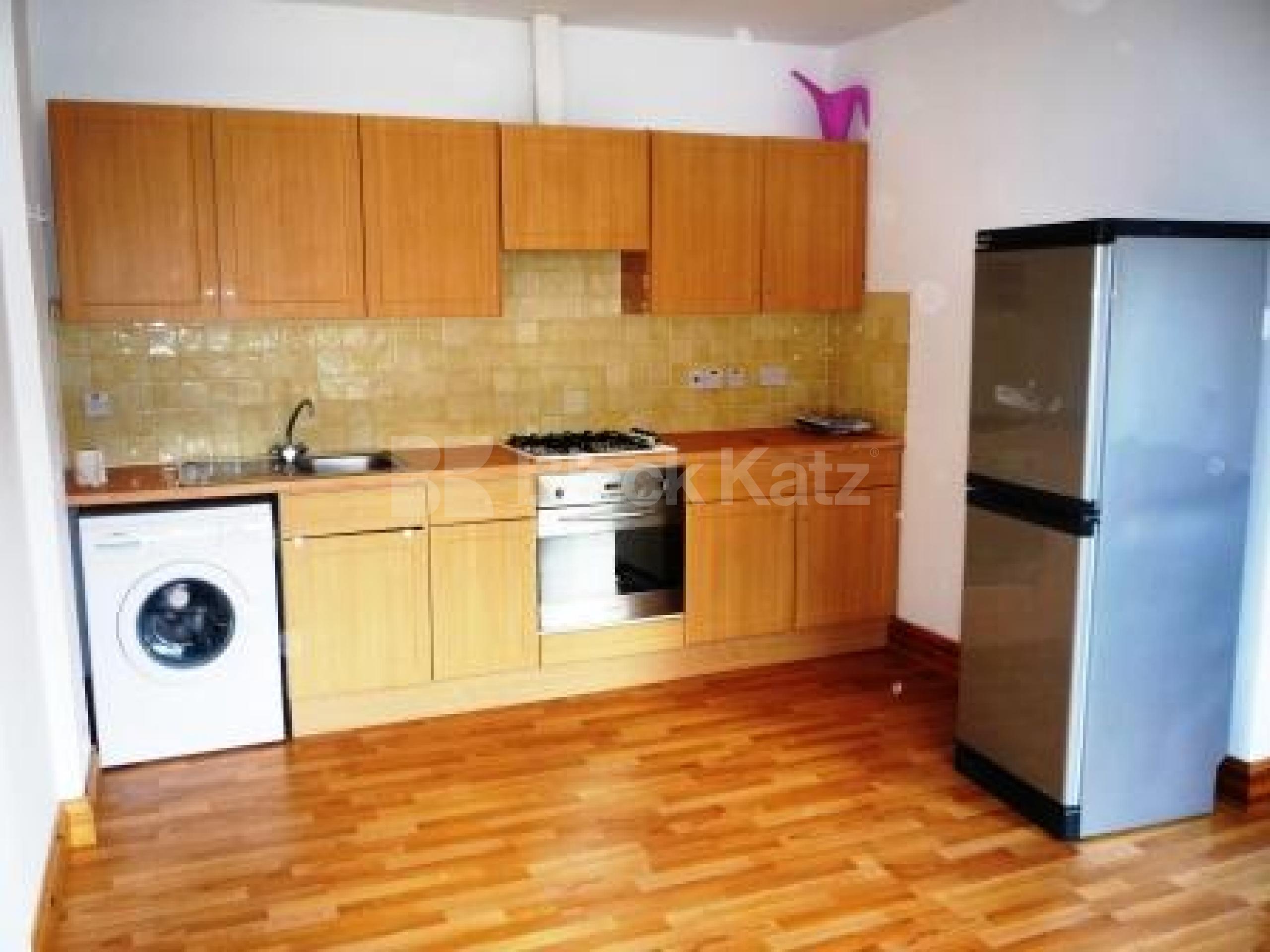 			LET, 2 Bedroom, 1 bath, 1 reception Flat			 Wetherill Road, MUSWELL HILL N10