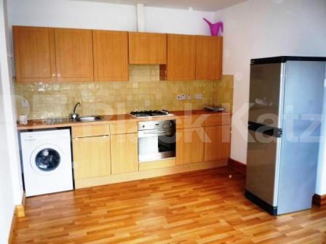			LET, 2 Bedroom, 1 bath, 1 reception Flat			 Wetherill Road, MUSWELL HILL