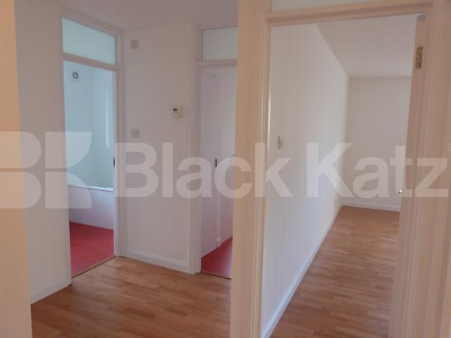 			Newly refurbished to a very high standard, 2 Bedroom, 1 bath, 1 reception Flat			 Waverley Road, Crouch End