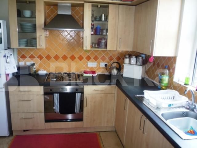 			2 Bedroom, 1 bath, 1 reception Flat			 Sydney Road, Muswel Hill