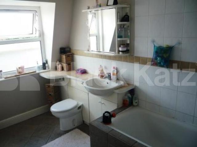 			2 Bedroom, 1 bath, 1 reception Flat			 Sydney Road, Muswel Hill