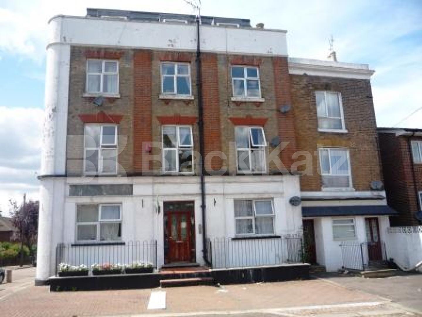 			2 Bedroom, 1 bath, 1 reception Flat			 Sydney Road, Muswel Hill