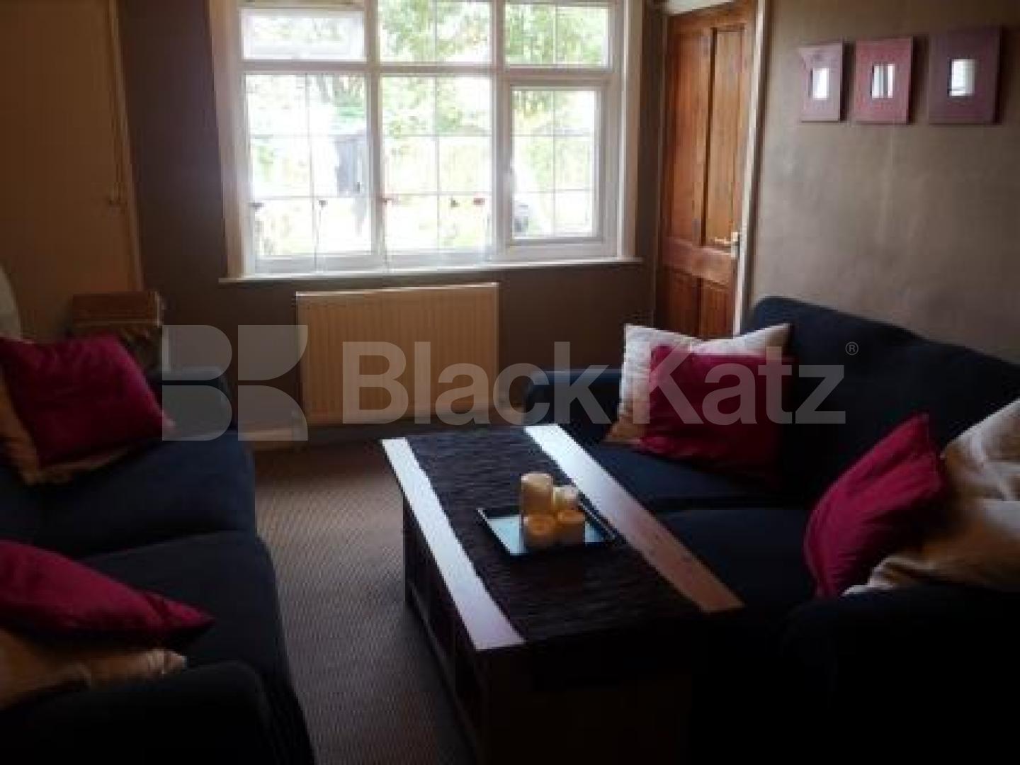 			LET!, 3 Bedroom, 1 bath, 1 reception House			 Steeds Road, MUSWELL HILL