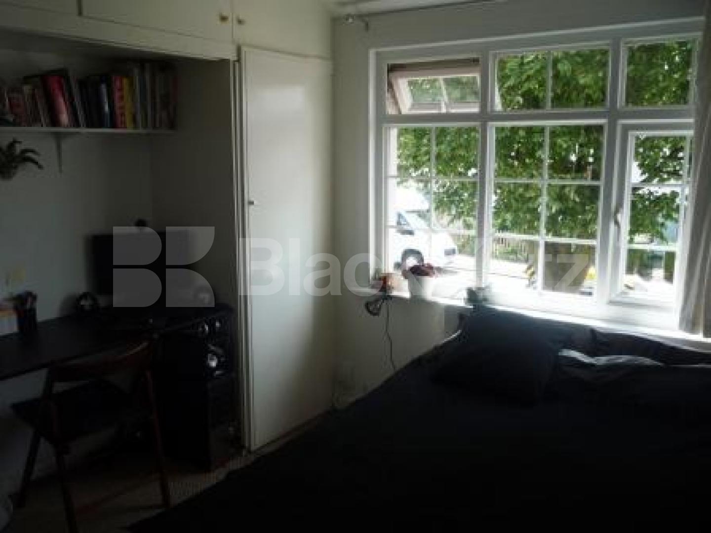 			LET!, 3 Bedroom, 1 bath, 1 reception House			 Steeds Road, MUSWELL HILL