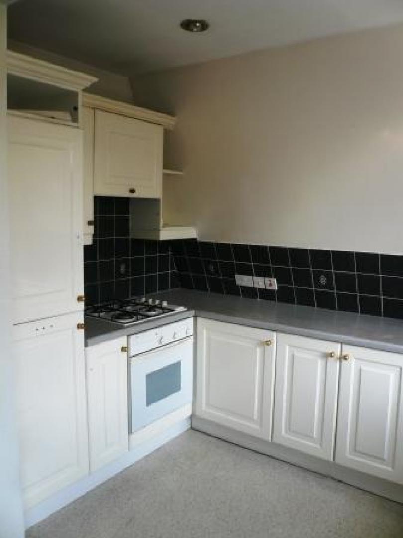 			2 Bedroom, 1 bath, 1 reception Flat			 Corringham Road, GOLDERS GREEN