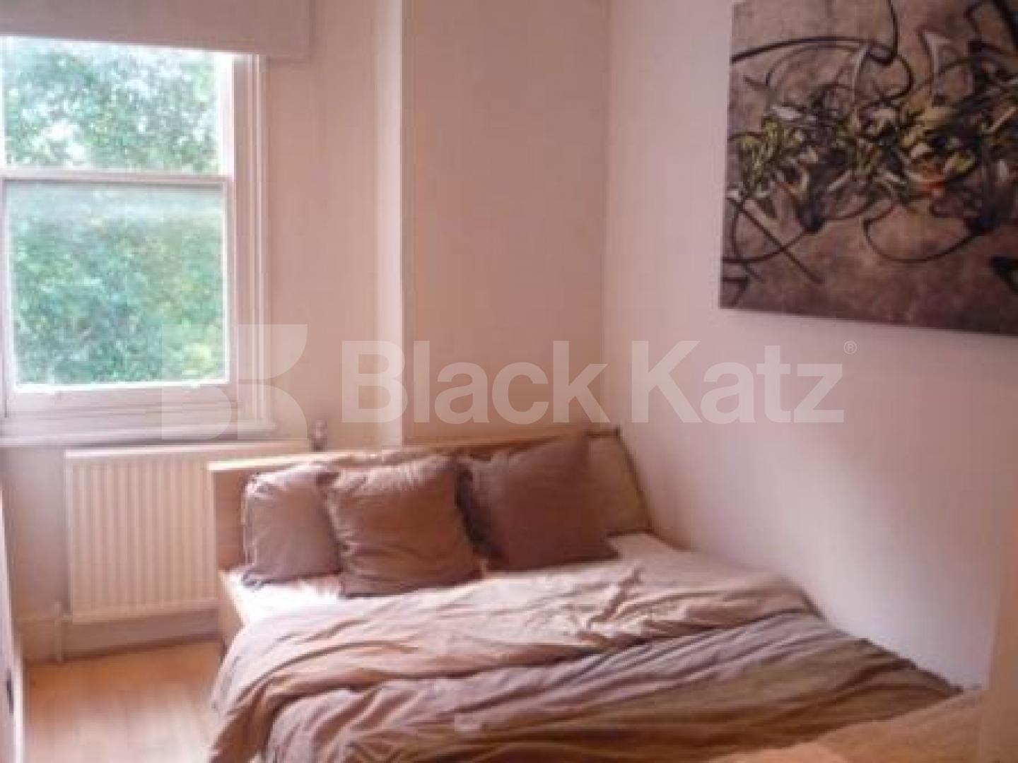 			3 Bedroom, 1 bath, 1 reception Flat			 Middle Lane, CROUCH END