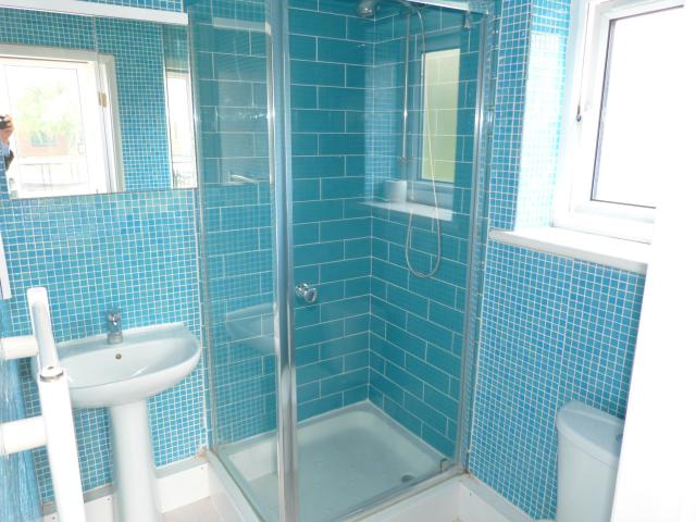 			3 Bedroom, 1 bath, 1 reception Flat			 North End Road, GOLDERS GREEN/HAMPSTEAD HEATH