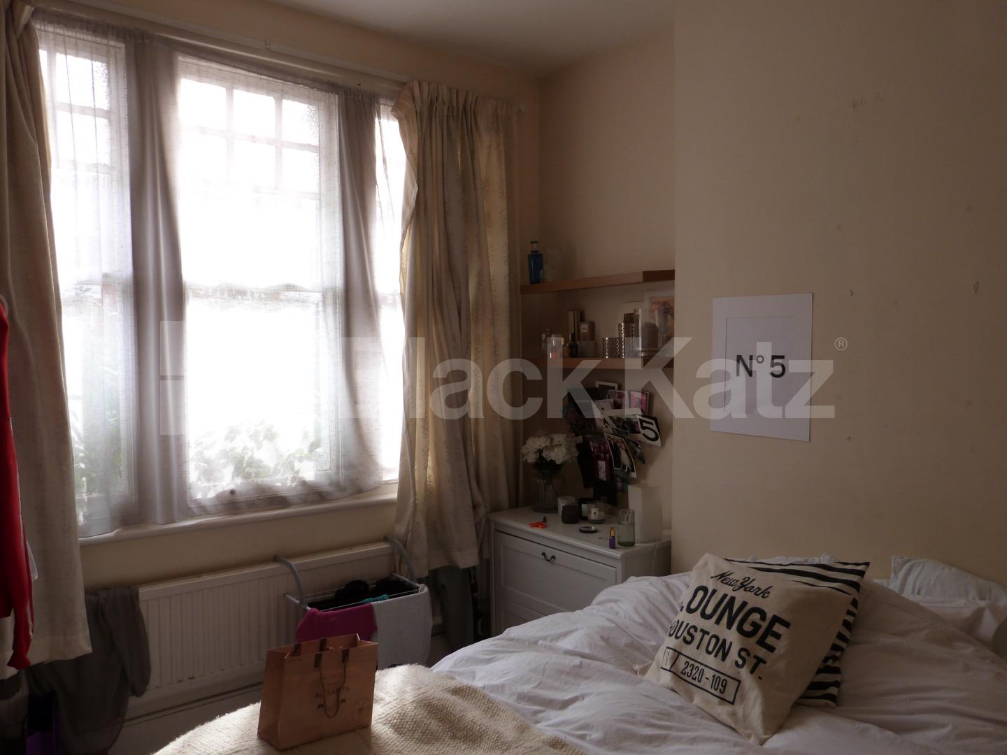 			MUST SEE! , 5 Bedroom, 1 bath, 1 reception House			 Felix Avenue, Crouch End