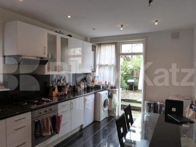 			MUST SEE! , 5 Bedroom, 1 bath, 1 reception House			 Felix Avenue, Crouch End
