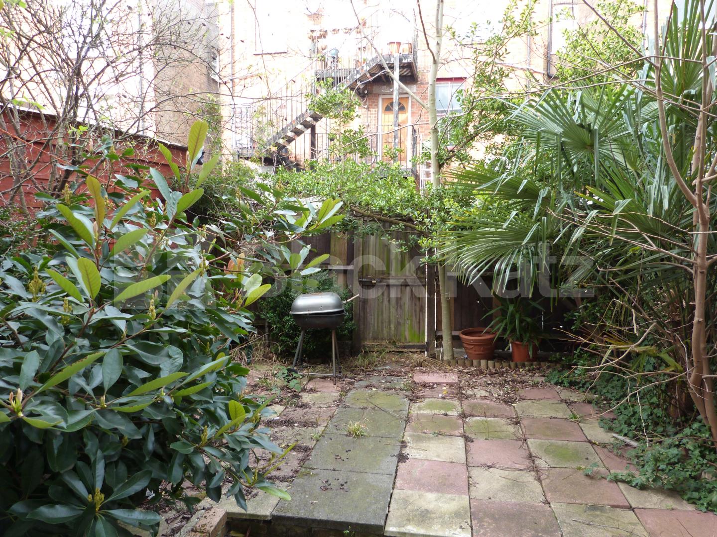 			MUST SEE! , 5 Bedroom, 1 bath, 1 reception House			 Felix Avenue, Crouch End