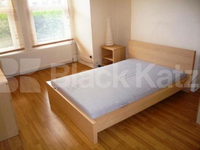 			GARDEN FLAT!, 3 Bedroom, 1 bath, 1 reception Ground Floor Flat			 Marlborough Road, Bounds Green