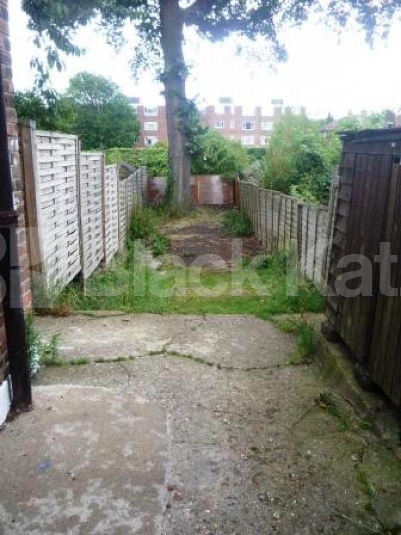 			GARDEN FLAT!, 3 Bedroom, 1 bath, 1 reception Ground Floor Flat			 Marlborough Road, Bounds Green