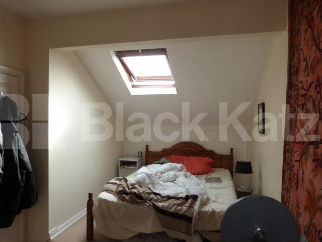 			MUST SEE! , 5 Bedroom, 1 bath, 1 reception House			 Felix Avenue, Crouch End