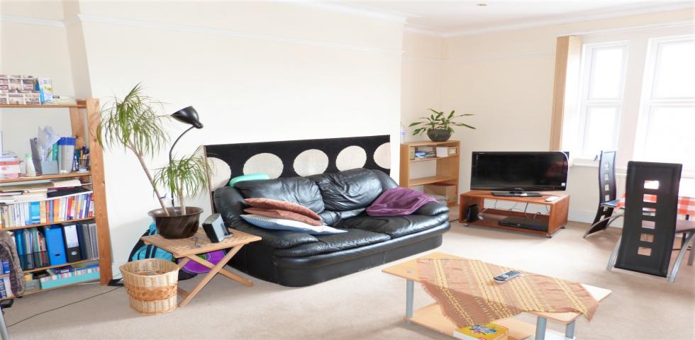 			NEW INSTRUCTION, 2 Bedroom, 1 bath, 1 reception Flat			 Quex Road, WEST HAMPSTEAD