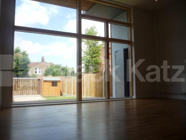 			LET!, 4 Bedroom, 1 bath, 1 reception House			 Sutton Road, Muswell Hill