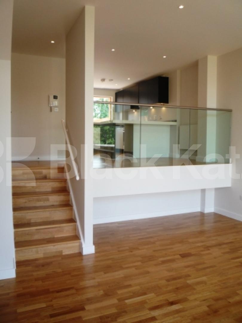 			LET!, 4 Bedroom, 1 bath, 1 reception House			 Sutton Road, Muswell Hill