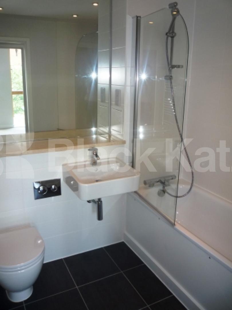 			LET!, 2 Bedroom, 1 bath, 1 reception Flat			 Sutton Road, Muswell Hill