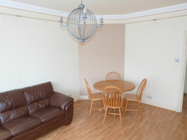			2 Bedroom, 1 bath, 1 reception Flat			 North End Road, GOLDERS GREEN