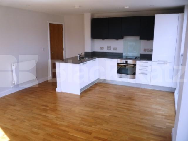 			LET!, 2 Bedroom, 1 bath, 1 reception Flat			 Sutton Road, Muswell Hill