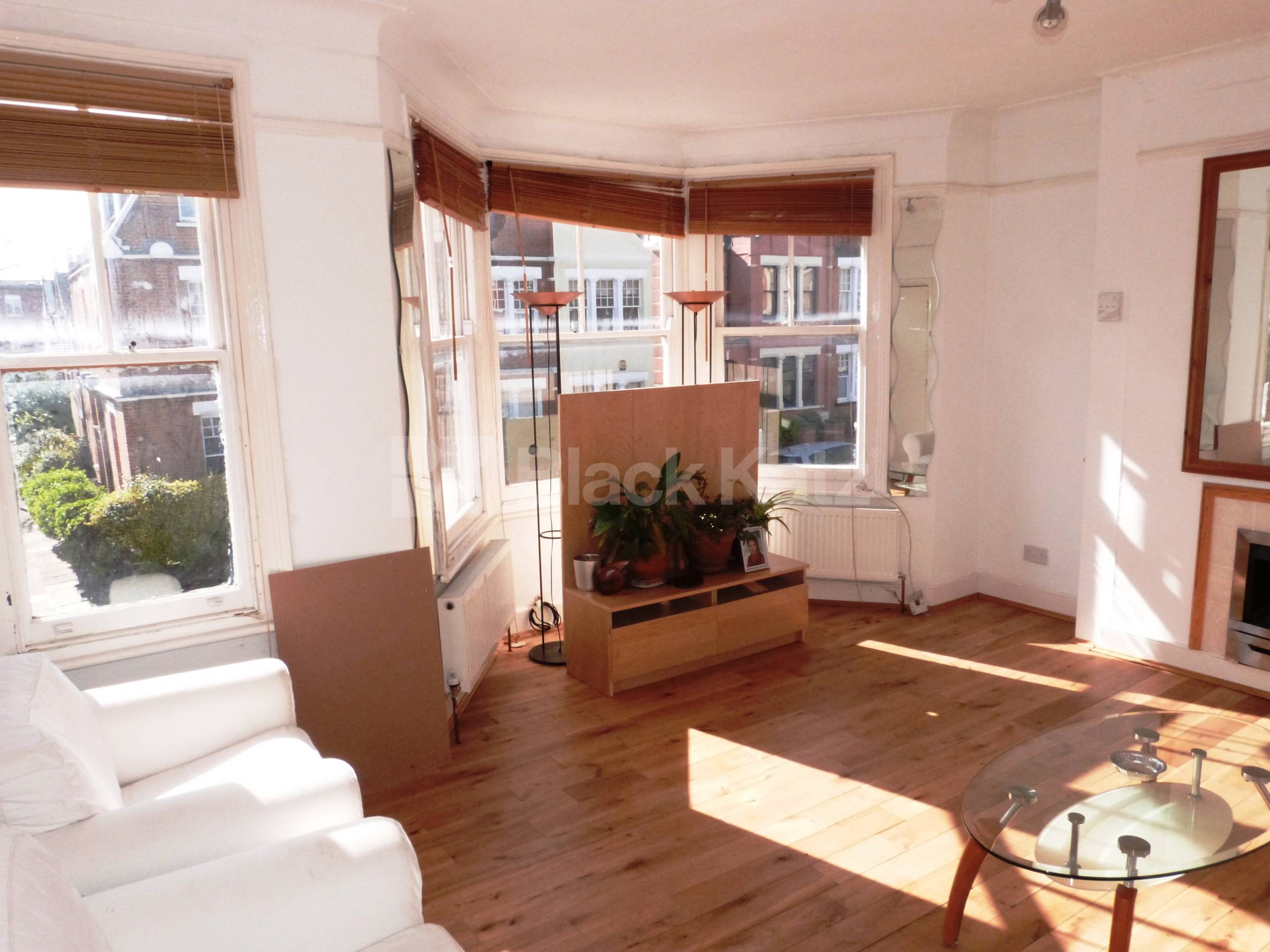 			Great 2 Bed Garden Flat, 2 Bedroom, 1 bath, 1 reception Flat			 Harvey Road, Crouch End N8