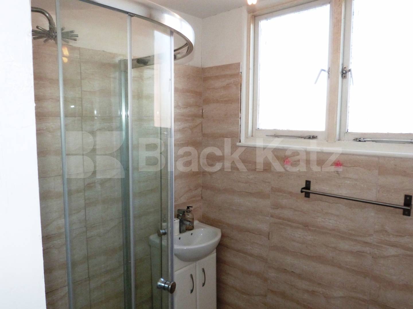 			Great 2 Bed Garden Flat, 2 Bedroom, 1 bath, 1 reception Flat			 Harvey Road, Crouch End