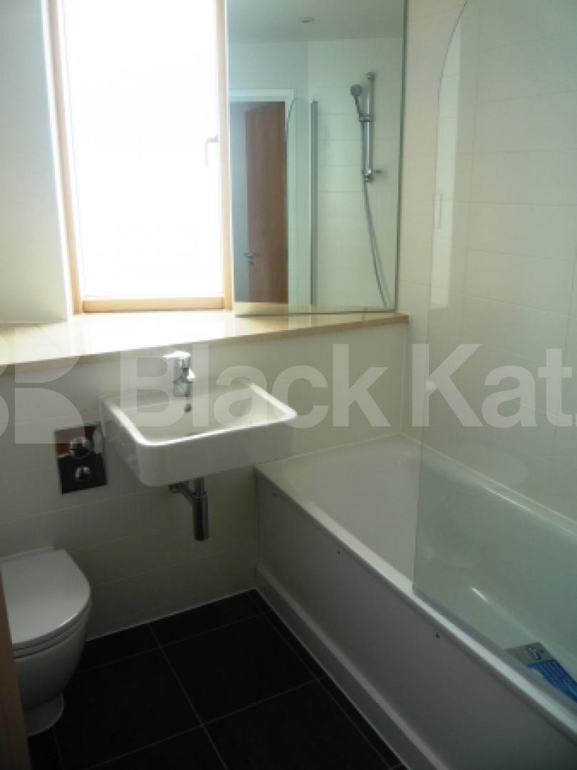 			LET!, 2 Bedroom, 1 bath, 1 reception Flat			 Sutton Road, Muswell Hill