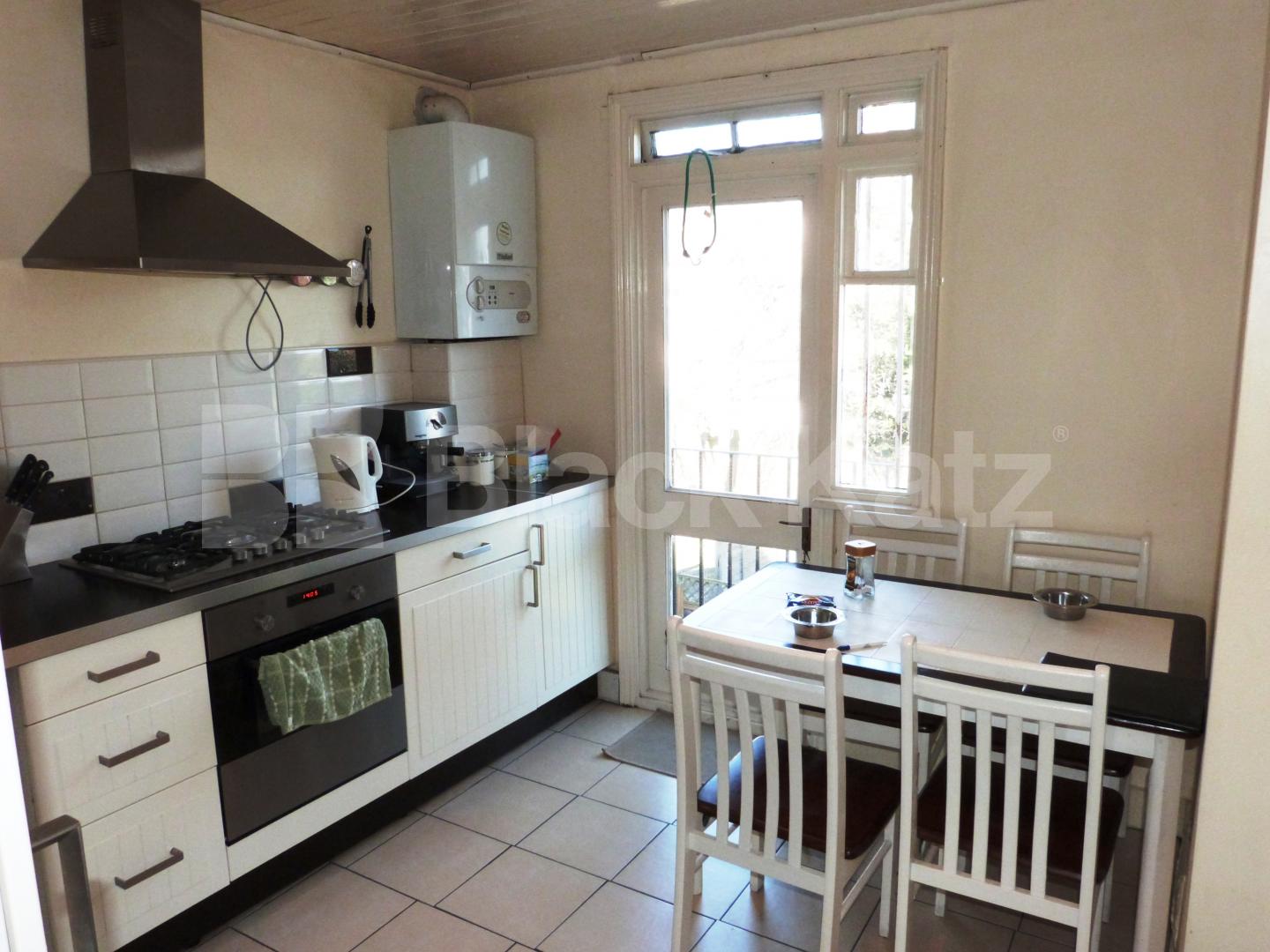 			Great 2 Bed Garden Flat, 2 Bedroom, 1 bath, 1 reception Flat			 Harvey Road, Crouch End