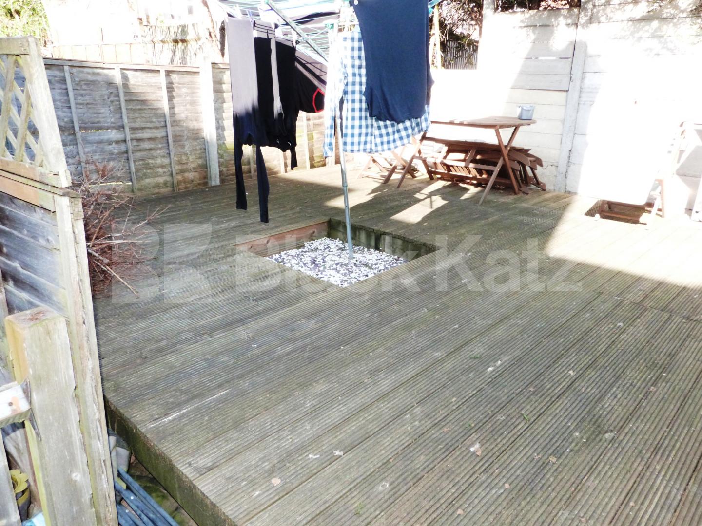 			Great 2 Bed Garden Flat, 2 Bedroom, 1 bath, 1 reception Flat			 Harvey Road, Crouch End