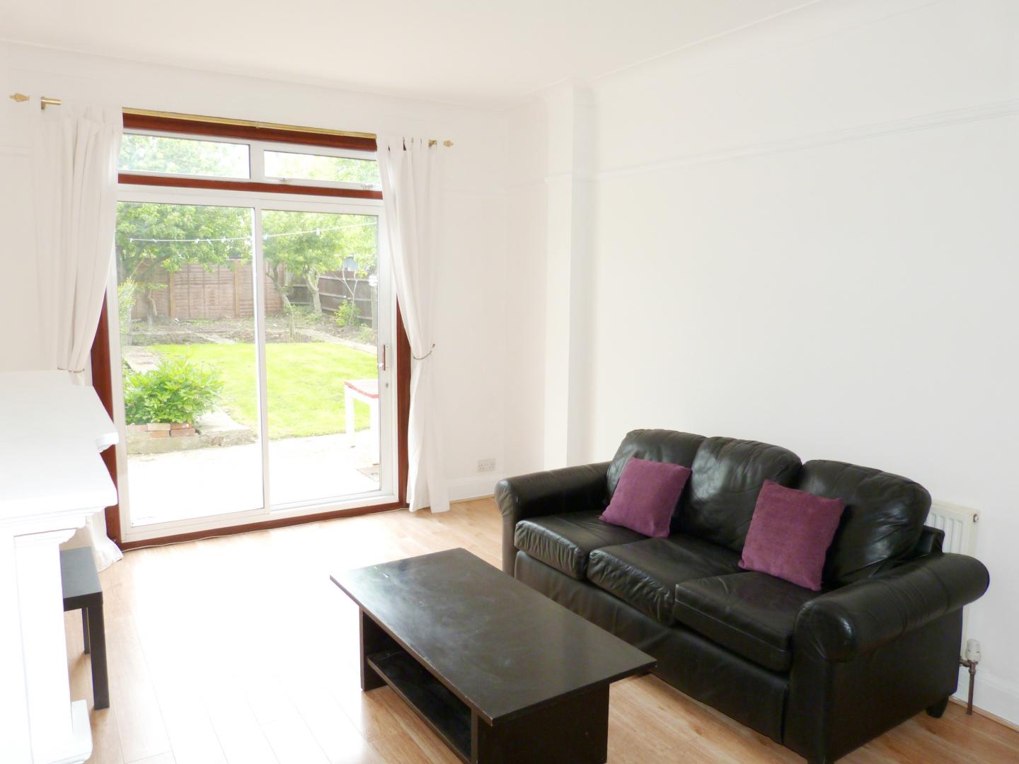 			NEW INSTRUCTION, 4 Bedroom, 1 bath, 1 reception Flat			 Leigh Gardens, Kensal Rise