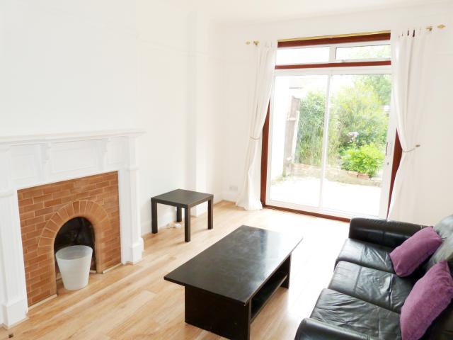 			NEW INSTRUCTION, 4 Bedroom, 1 bath, 1 reception Flat			 Leigh Gardens, Kensal Rise