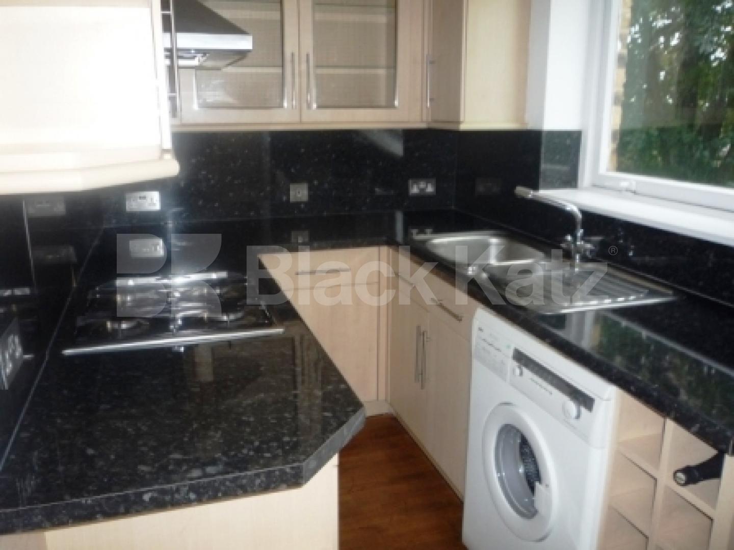 			NEW!! VIEWINGS HIGHLY RECOMMENDED!, 2 Bedroom, 1 bath, 1 reception Flat			 Hornsey Lane, CROUCH END N6