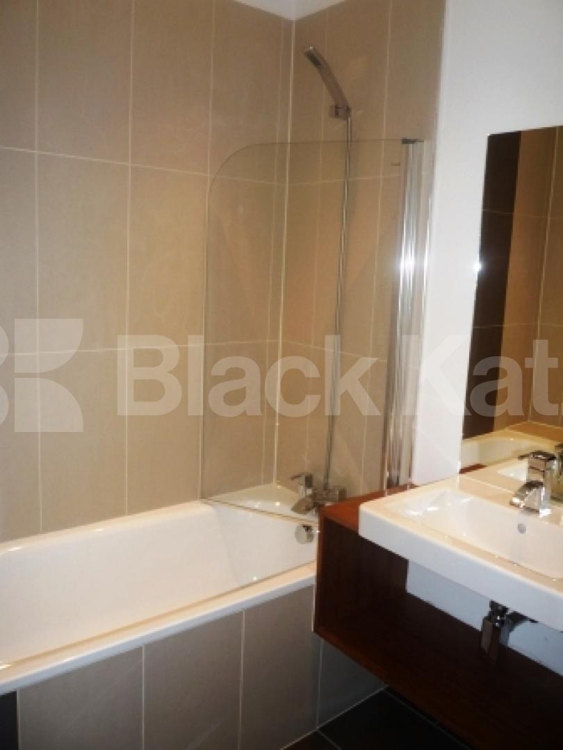 			NEW!! VIEWINGS HIGHLY RECOMMENDED!, 2 Bedroom, 1 bath, 1 reception Flat			 Hornsey Lane, CROUCH END N6