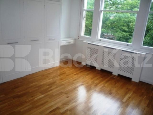 			NEW!! VIEWINGS HIGHLY RECOMMENDED!, 2 Bedroom, 1 bath, 1 reception Flat			 Hornsey Lane, CROUCH END N6