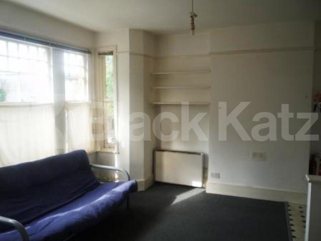 			Studio Apartment, 1 bath, 1 reception Studio			 Haringey Park, CROUCH END