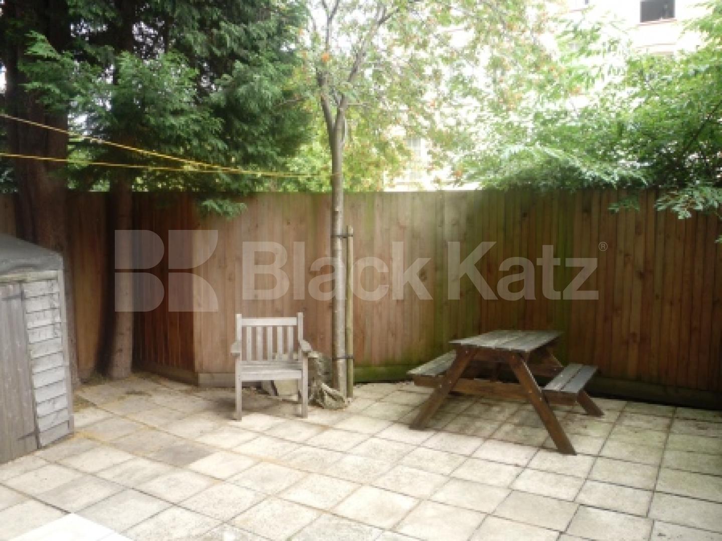 			1 Bedroom, 1 bath, 1 reception Ground Floor Flat			 Crouch Hill, CROUCH END